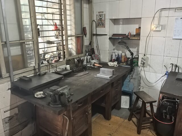 The workbench by the window